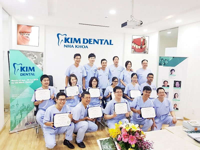 Trồng răng implant ở TPHCM tại nha khoa Kim