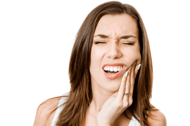 Mòn men răng, mòn hở cổ răng, sứt mẻ sẽ dẫn đến lớp ngà bị lộ.